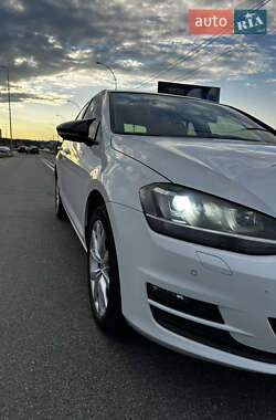 Хэтчбек Volkswagen Golf 2013 в 