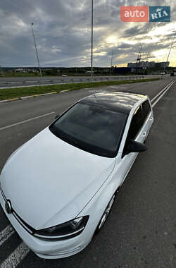 Хэтчбек Volkswagen Golf 2013 в 