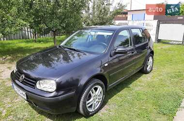 Хэтчбек Volkswagen Golf 2001 в 