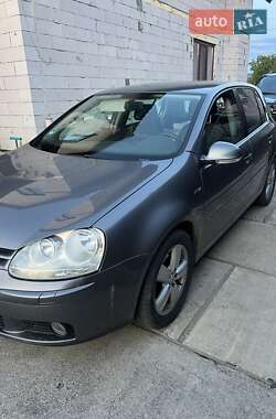 Хэтчбек Volkswagen Golf 2006 в Тячеве