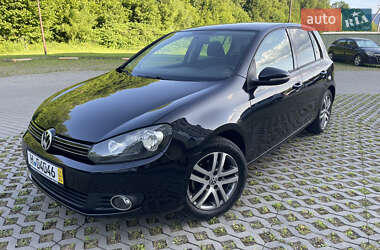 Хэтчбек Volkswagen Golf 2010 в Сваляве