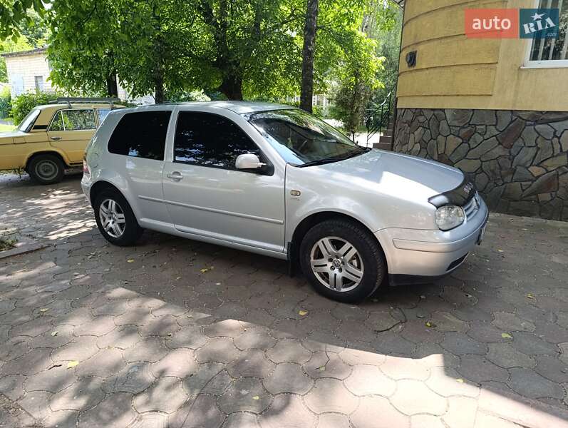 Хетчбек Volkswagen Golf 1999 в Чернівцях