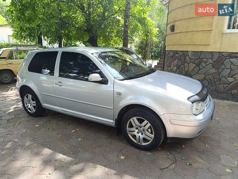 Хетчбек Volkswagen Golf 1999 в Чернівцях