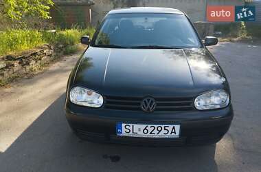 Хетчбек Volkswagen Golf 2001 в Павлограді