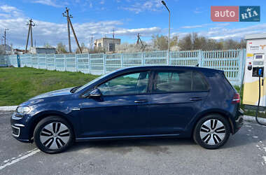 Хэтчбек Volkswagen Golf 2015 в Киеве