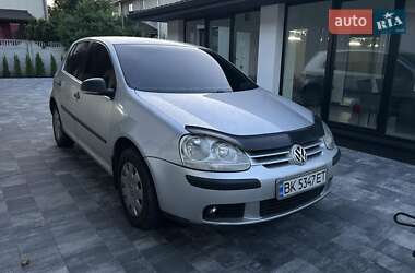 Хэтчбек Volkswagen Golf 2006 в 