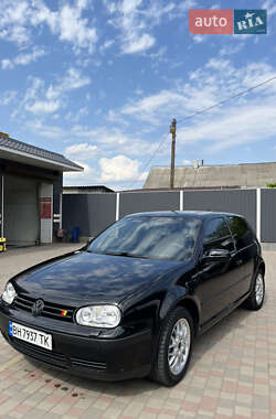 Хэтчбек Volkswagen Golf 1998 в 