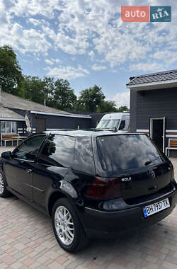 Хэтчбек Volkswagen Golf 1998 в 