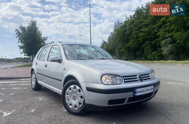Хетчбек Volkswagen Golf 2001 в Львові