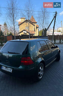 Хетчбек Volkswagen Golf 1998 в 