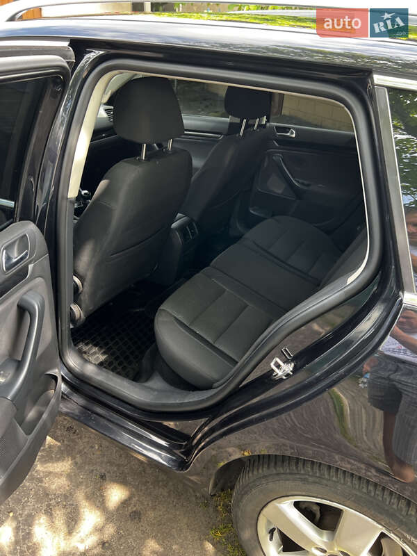 Універсал Volkswagen Golf 2010 в Львові