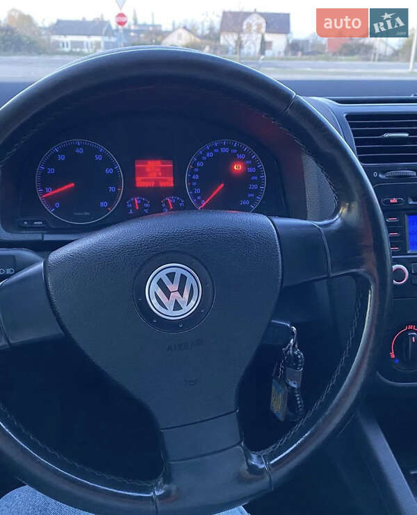Хетчбек Volkswagen Golf 2006 в Вінниці