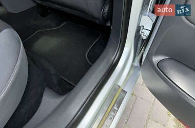 Хэтчбек Volkswagen Golf 2008 в 