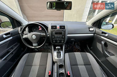 Хэтчбек Volkswagen Golf 2008 в 