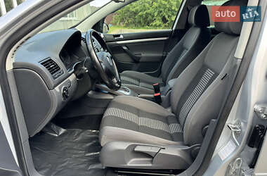 Хэтчбек Volkswagen Golf 2008 в 