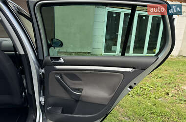 Хэтчбек Volkswagen Golf 2008 в 