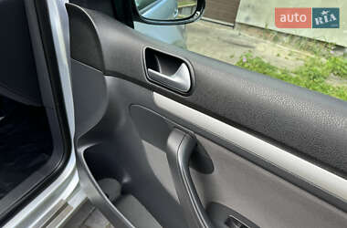 Хэтчбек Volkswagen Golf 2008 в 