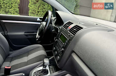 Хэтчбек Volkswagen Golf 2008 в 