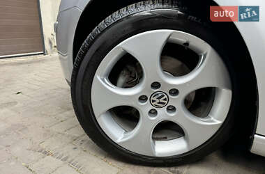 Хэтчбек Volkswagen Golf 2008 в 