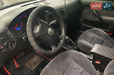 Хетчбек Volkswagen Golf 1998 в 