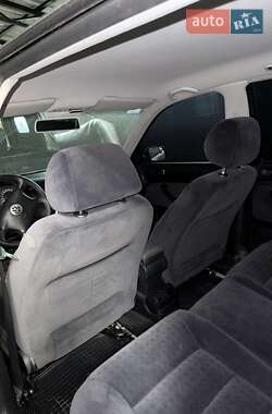 Хэтчбек Volkswagen Golf 2002 в 