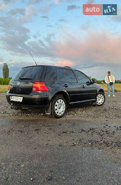Хэтчбек Volkswagen Golf 1998 в 