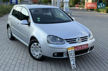 Хэтчбек Volkswagen Golf 2005 в Могилев-Подольске
