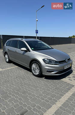 Универсал Volkswagen Golf 2017 в 