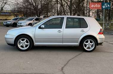 Хэтчбек Volkswagen Golf 2003 в Красилове