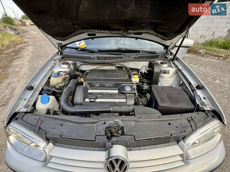 Хэтчбек Volkswagen Golf 2000 в Луцке