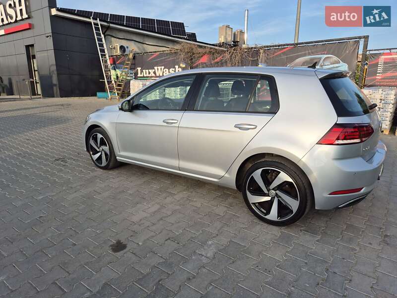 Хэтчбек Volkswagen Golf 2018 в Тернополе