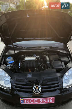 Хэтчбек Volkswagen Golf 2008 в 