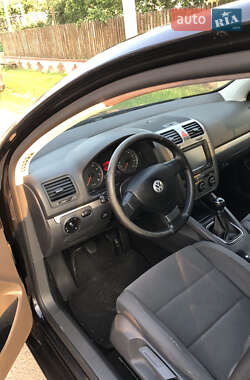 Хэтчбек Volkswagen Golf 2008 в 
