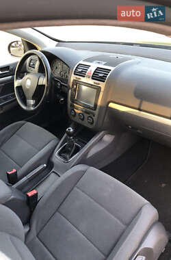 Хэтчбек Volkswagen Golf 2008 в 