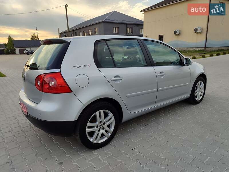 Хетчбек Volkswagen Golf 2007 в Сарнах