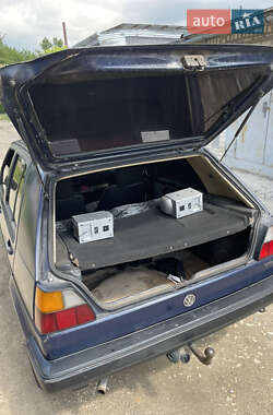 Хэтчбек Volkswagen Golf 1988 в 