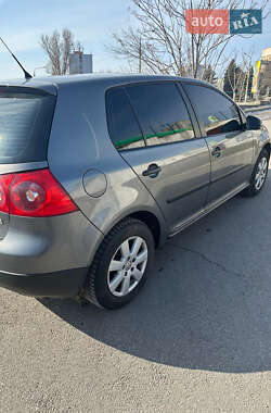 Хэтчбек Volkswagen Golf 2006 в 