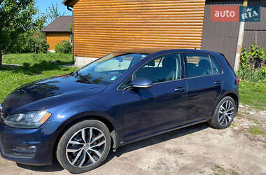 Хэтчбек Volkswagen Golf 2015 в Остроге