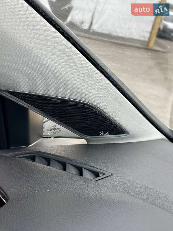 Хэтчбек Volkswagen Golf 2015 в Ровно