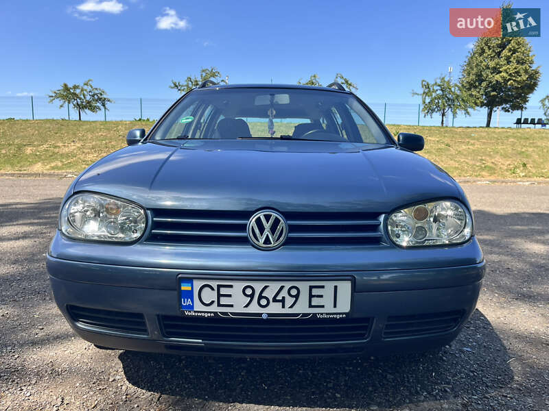 Універсал Volkswagen Golf 2003 в Чернівцях