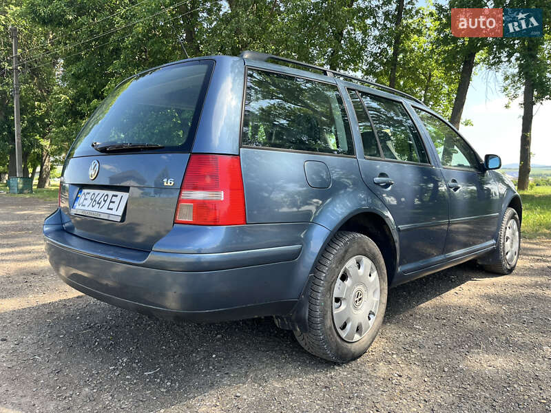 Універсал Volkswagen Golf 2003 в Чернівцях
