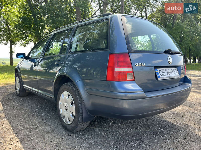 Універсал Volkswagen Golf 2003 в Чернівцях