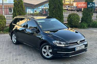Універсал Volkswagen Golf 2019 в Києві