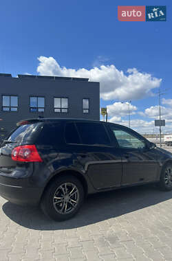 Хэтчбек Volkswagen Golf 2006 в 
