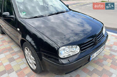 Хэтчбек Volkswagen Golf 2000 в 