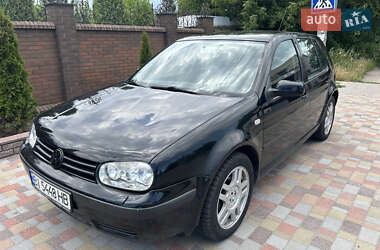 Хэтчбек Volkswagen Golf 2000 в 