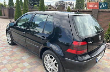 Хэтчбек Volkswagen Golf 2000 в 