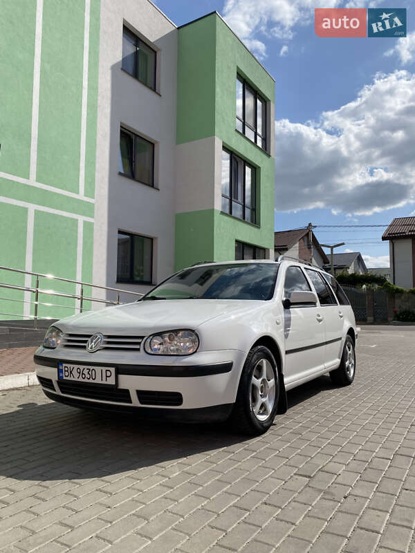 Универсал Volkswagen Golf 2000 в 