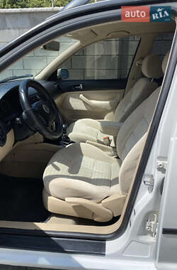 Универсал Volkswagen Golf 2000 в 