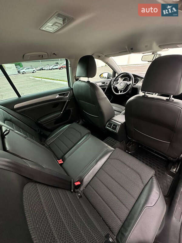 Универсал Volkswagen Golf 2014 в Киеве